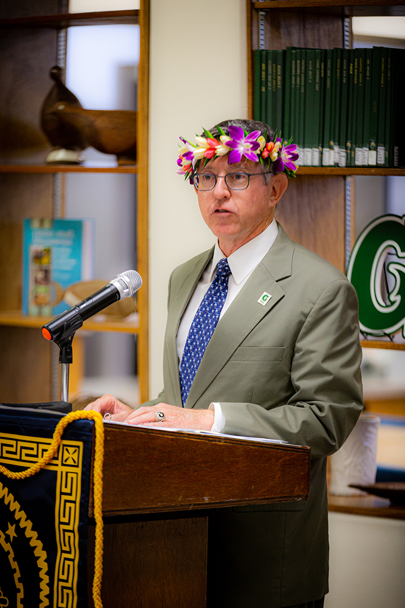 President Krise speaks at Phi Kappa Phi ceremony